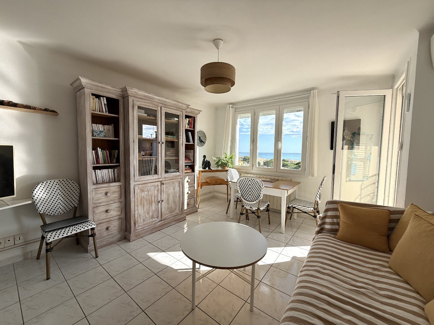 T3 55m² Furnished Apartment by the Corniche - Vue 3