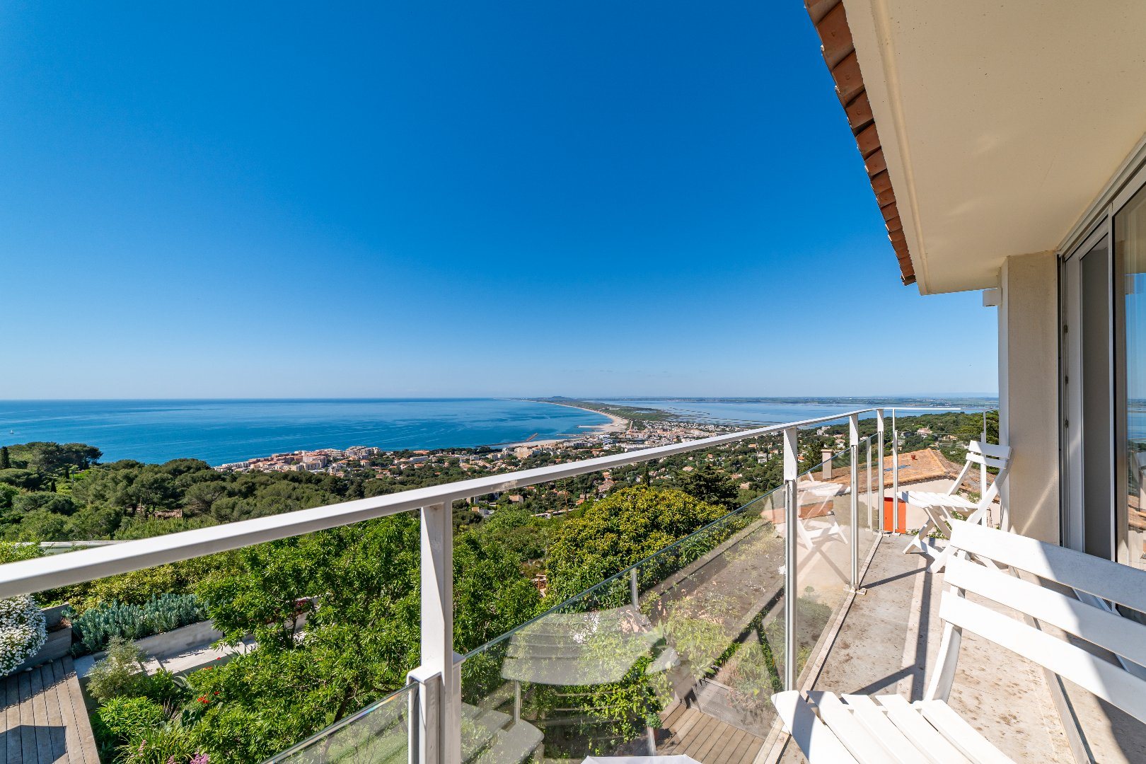 House, 104 m², land 400 m²