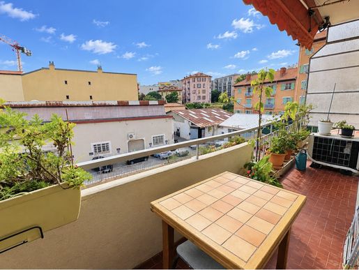 Appartement 4 pièces 73 m² · à Nice · 73 m² · 290 000 €