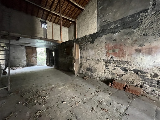 Grange Avec Terrain · à Mozac · 129 m² · 89 900 €