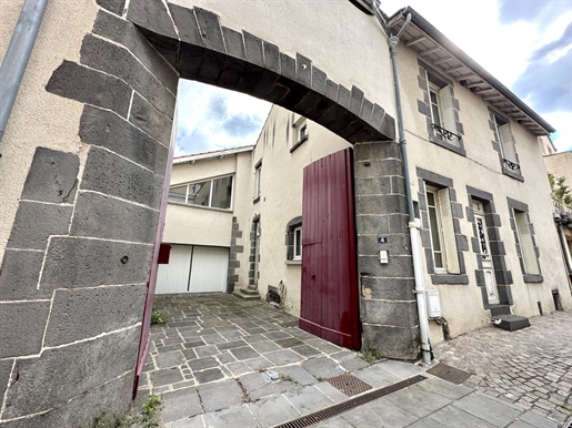 Maison 6 pièces 180 m² · à Riom · 180 m² · 319 000 €