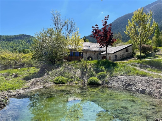 Maison 430 m² · à Ubaye-Serre-Ponçon · 430 m² · 960 000 €