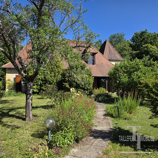 Maison 9 pièces 193 m² · à Boulazac Isle Manoire · 193 m² · 375 000 €