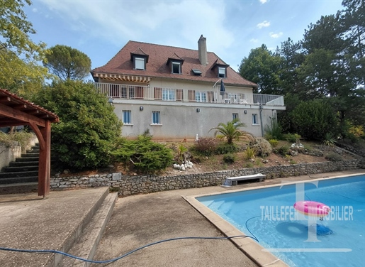 Maison 11 pièces 316 m² · à Trélissac · 316 m² · 690 000 €