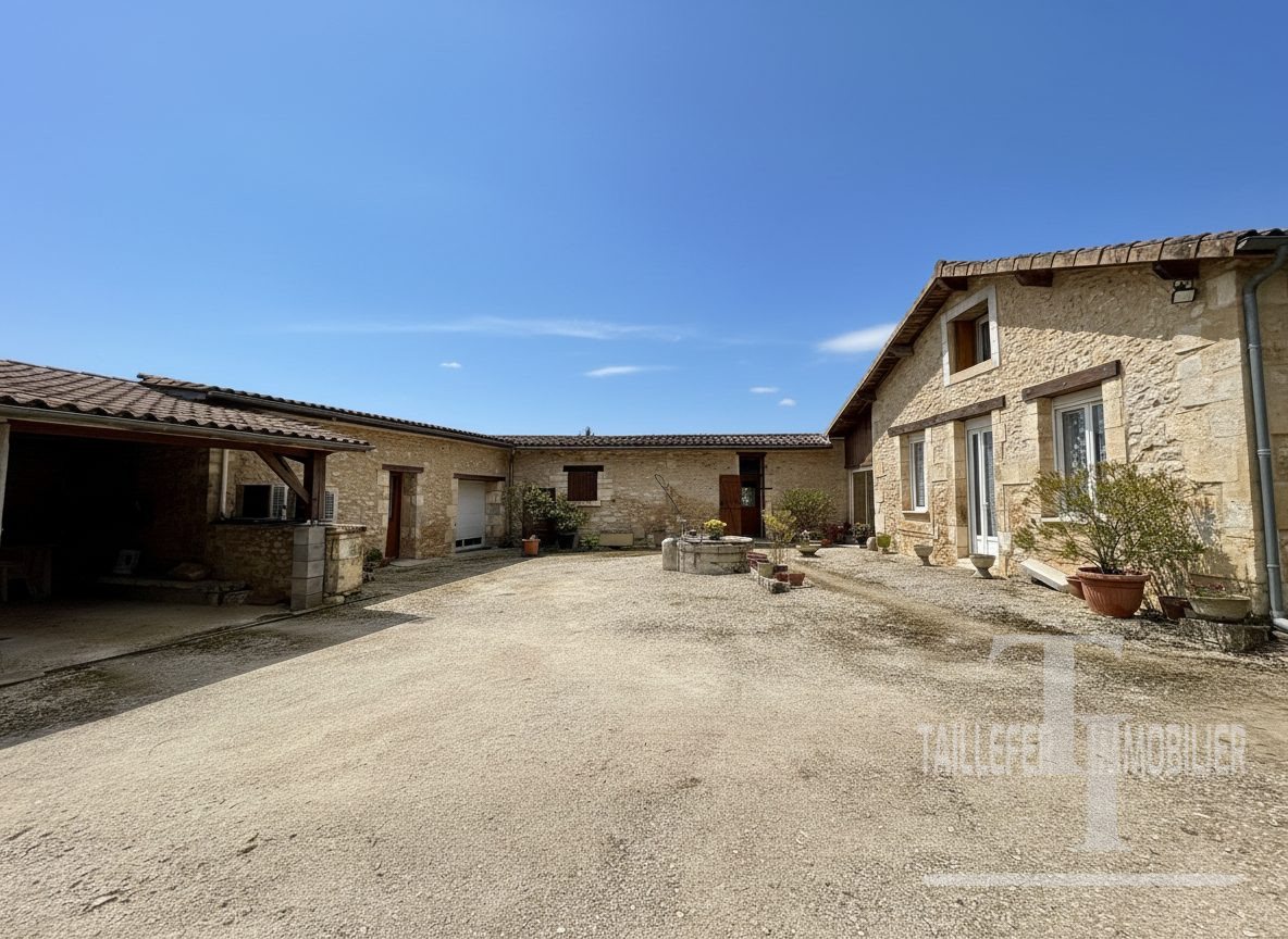 Maison à vendre, 220m², Antonne-et-Trigonant