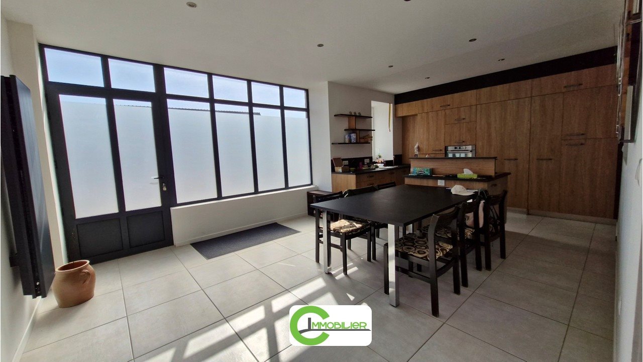 Maison à vendre, 205m², Courgenard