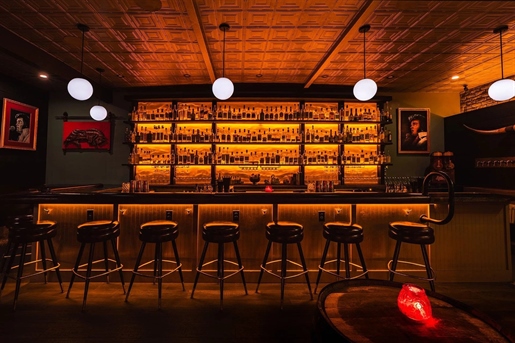 Bar Licence IV · à La Rochelle · 96 m² · 415 361 €