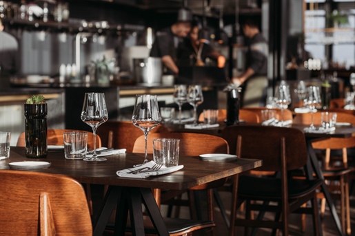 Brasserie Pizzeria Sur L'île De Ré · à Saint-Martin-de-Ré · 250 m² · 648 000 €