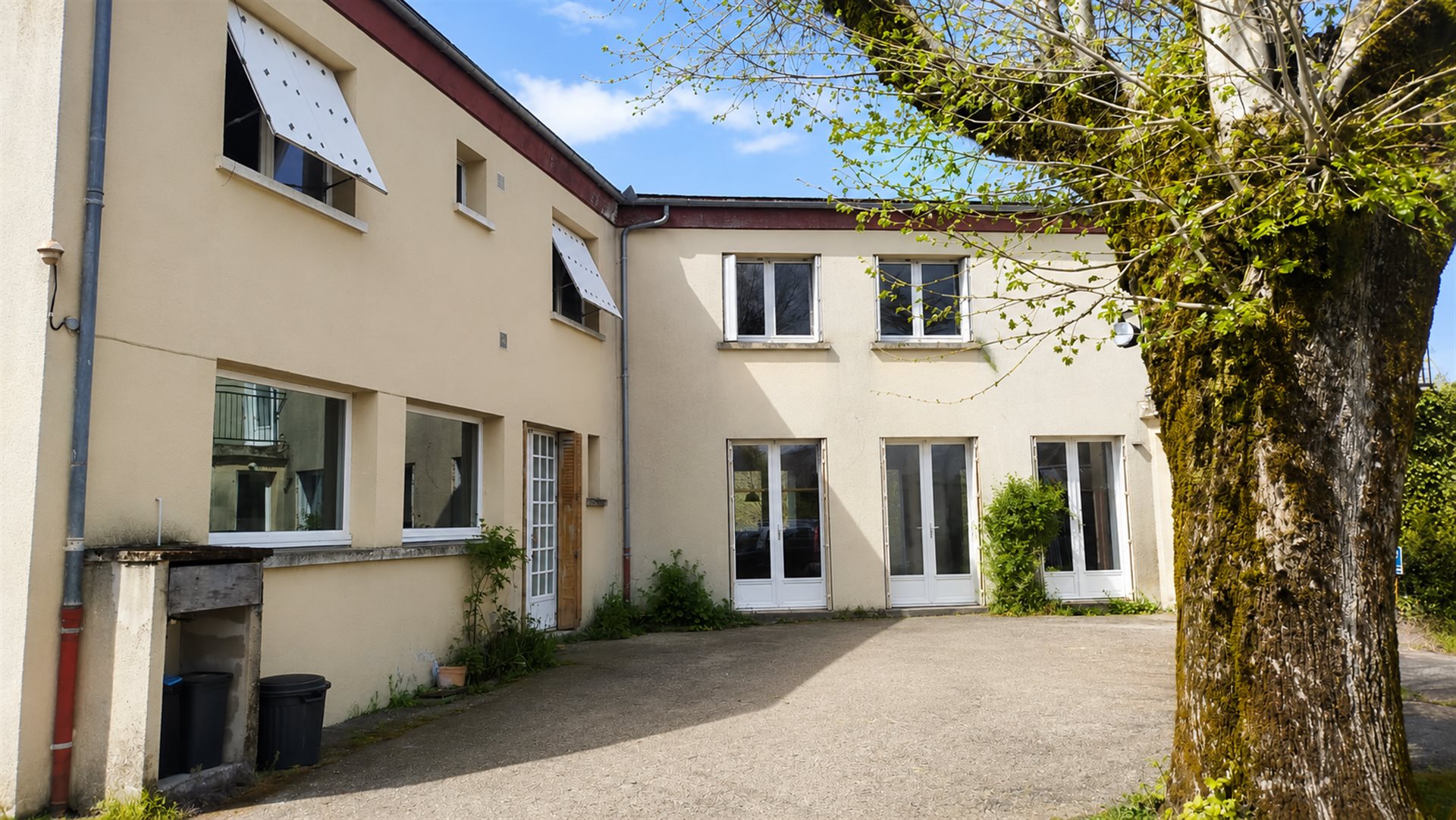 20 pièces 360 m² · à Maussac · 360 m² · 220 000 €