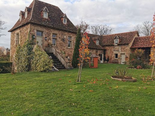 Maison 10 pièces 310 m² · à La Châtre · 310 m² · 699 600 €