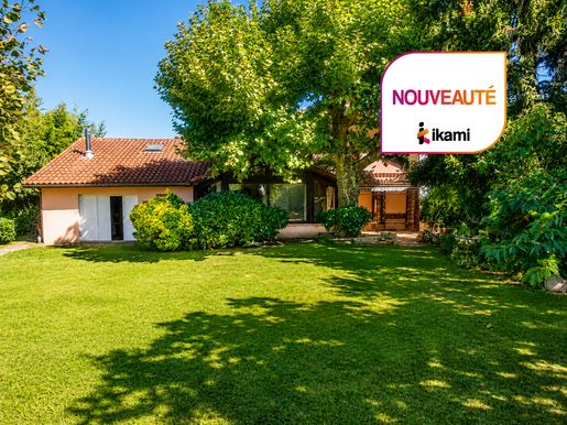Maison 10 pièces 242 m² · à Saint-Pé-de-Léren · 242 m² · 249 000 €
