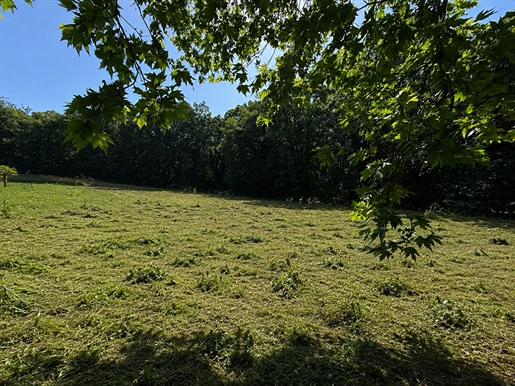 Terrain 1502 m² · à Trélissac · 1 502 m² · 45 000 €