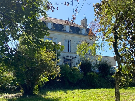 Maison 7 pièces 220 m² · à Saint-Pierre-de-Côle · 220 m² · 350 000 €