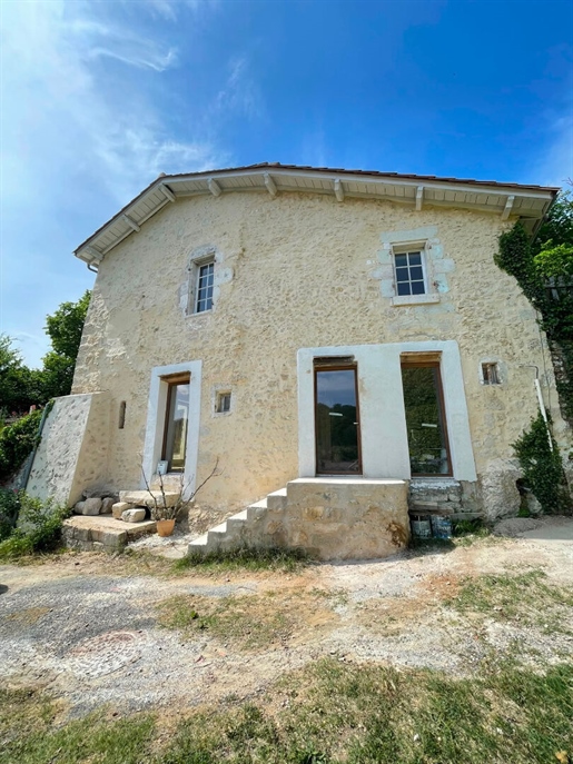 Maison 4 pièces 122 m² · à Bussac · 122 m² · 209 000 €
