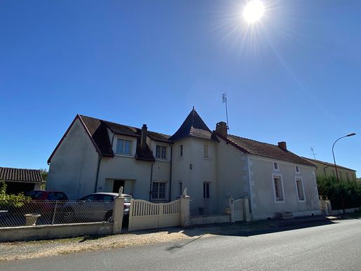 Maison 6 pièces 155 m² · à Thenon · 155 m² · 185 000 €