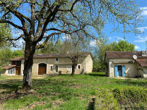 Maison 8 pièces 230 m² · à Brantôme · 230 m² · 260 000 €