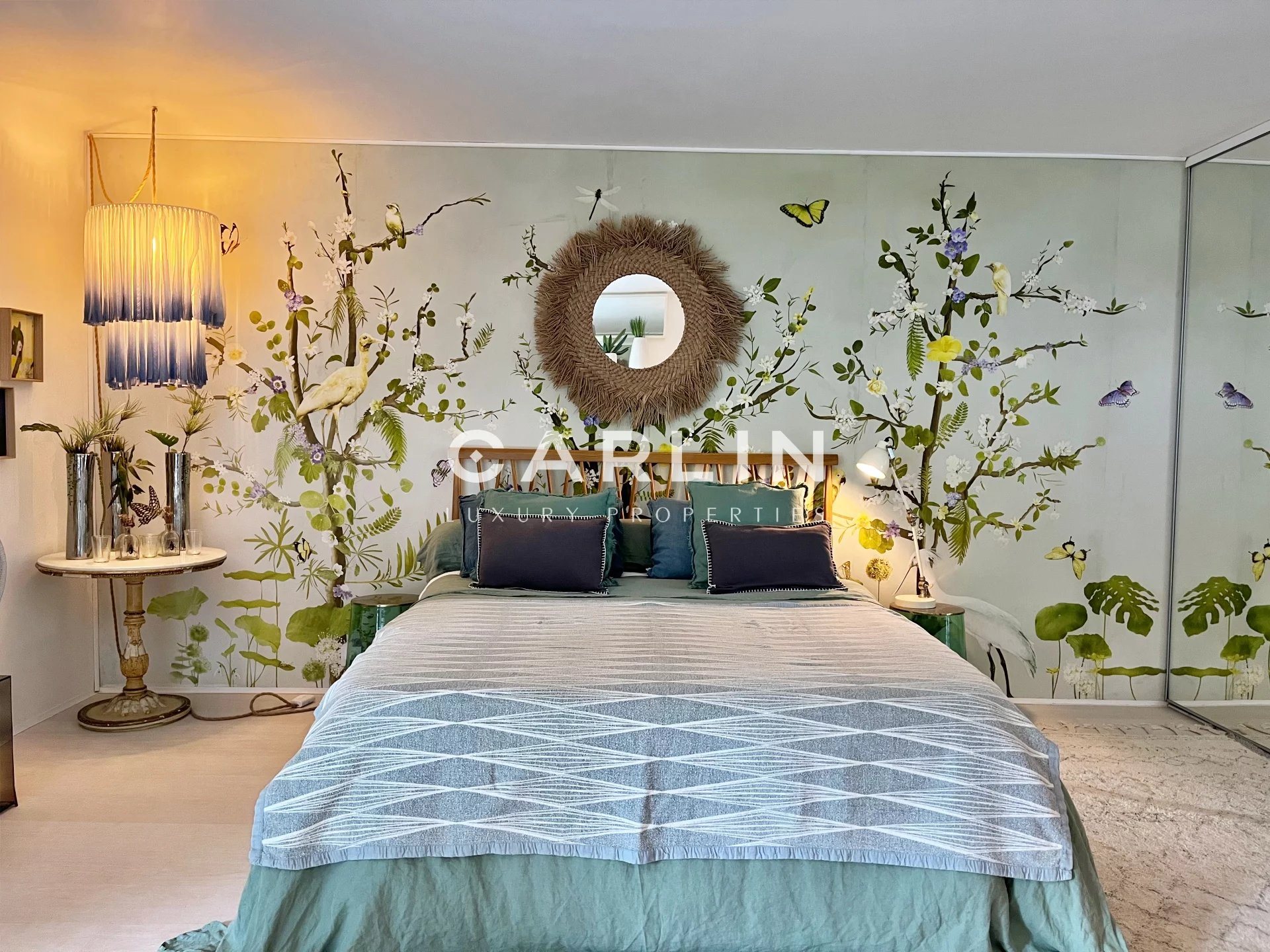 Large renovated studio in the city centre - Mehr