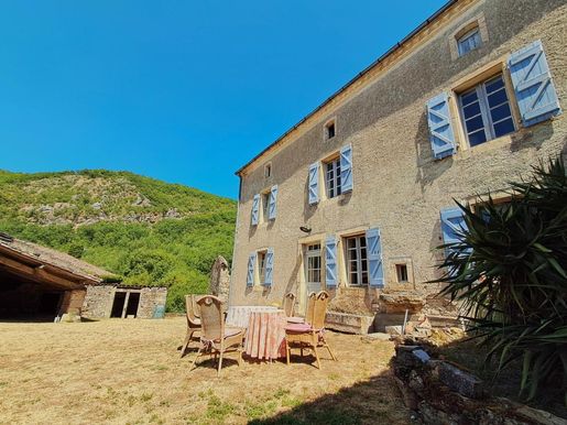 Maison 7 pièces 184 m² · à Bruniquel · 184 m² · 210 000 €