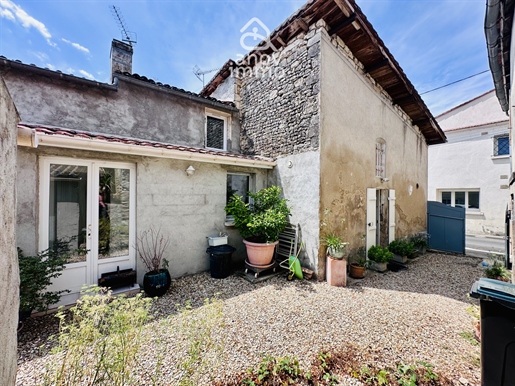Maison 6 pièces 102 m² · à Angeac-Charente · 102 m² · 133 000 €