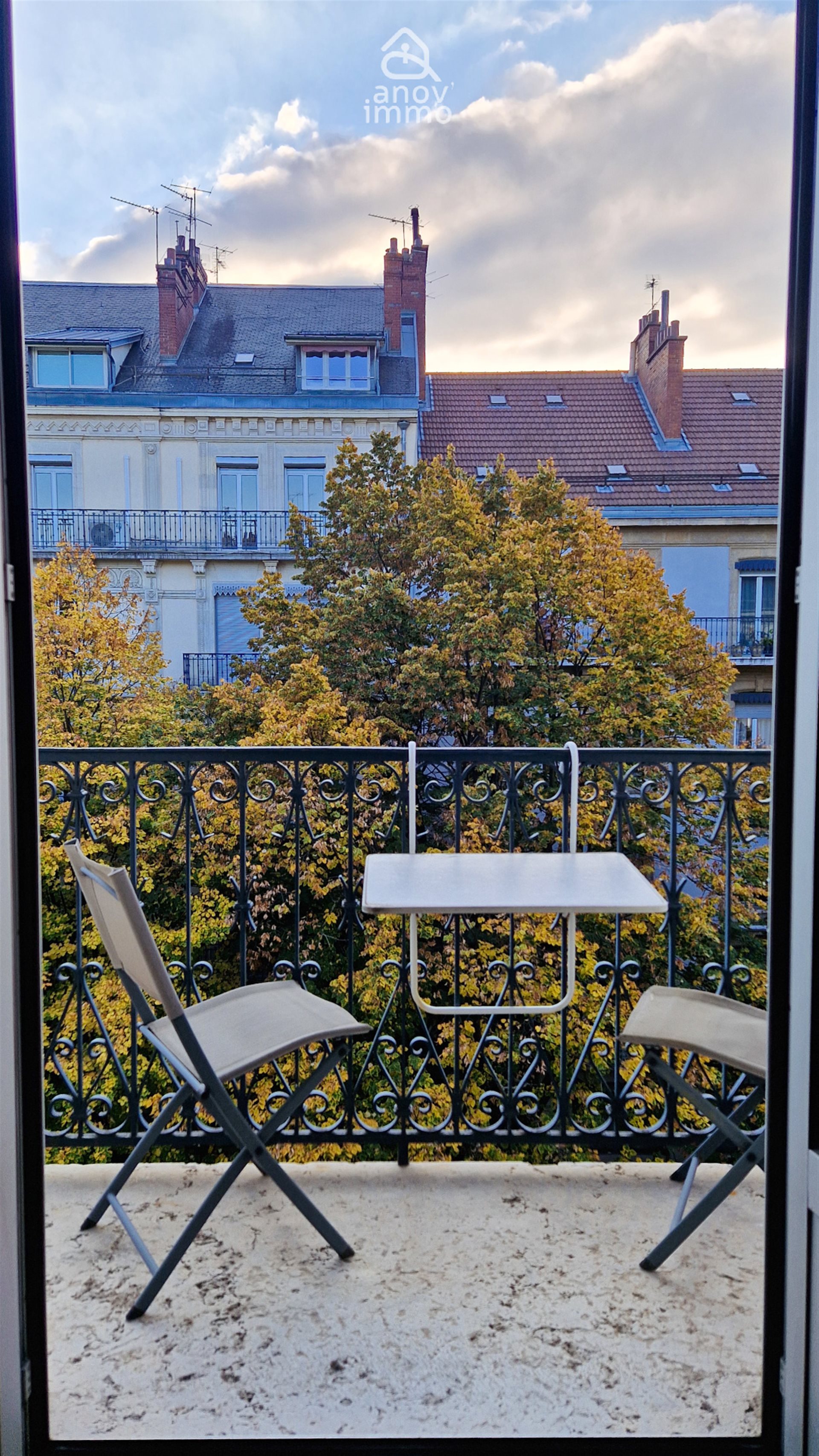 Haussmannian charm for this 3-room apartment of 83 m². - Vue 5