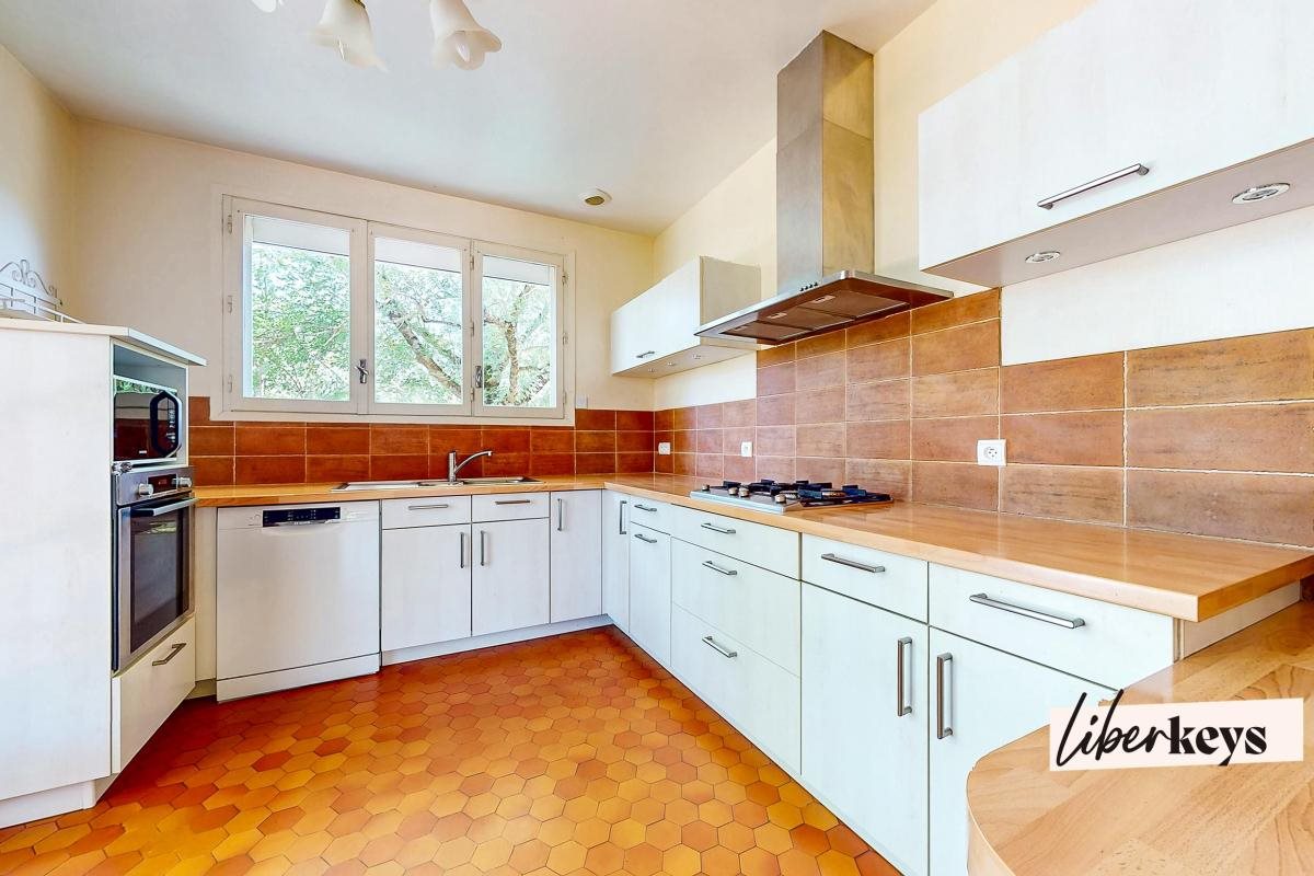 Maison à vendre, 217m², Saint-Georges-de-Luzençon