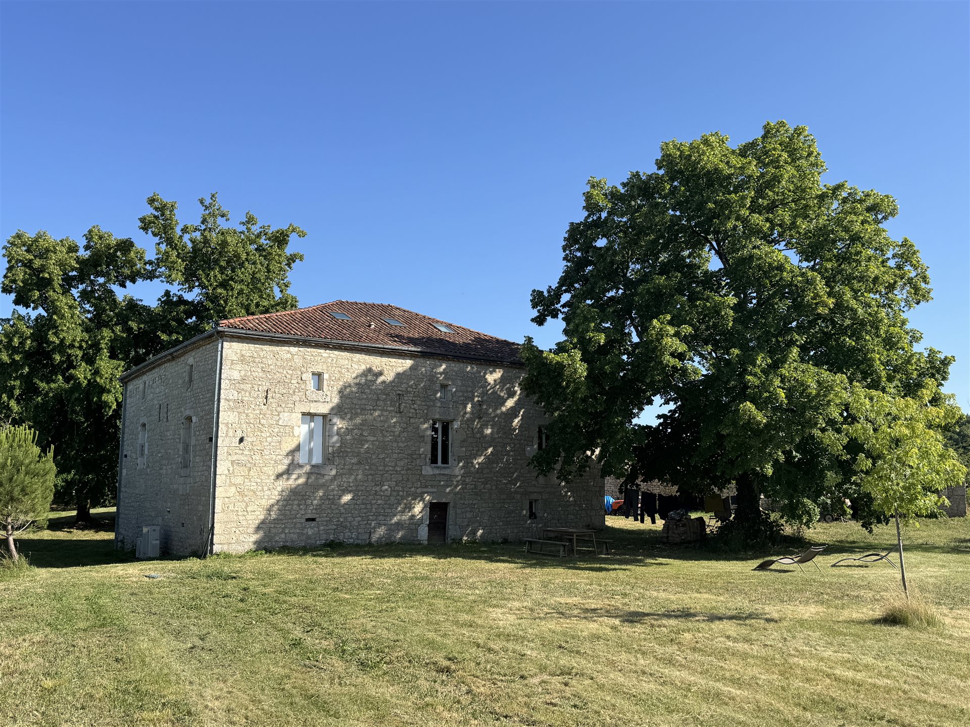 Maison 8 pièces 325 m² · à Mauroux · 325 m² · 620 000 €