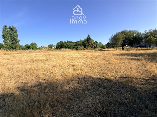 Terrain 2140 m² · à Magnac-Lavalette-Villars · 2 140 m² · 58 500 €
