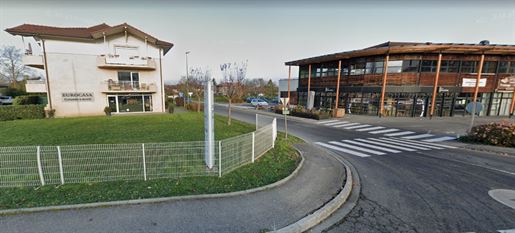 Local commercial 142 m² · à Douvaine · 142 m² · 562 000 €
