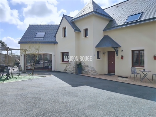 8 pièces 214 m² · à Combourg · 214 m² · 754 560 €