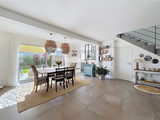 Maison 6 pièces 160 m² · à Saint-Méloir-des-Ondes · 160 m² · 548 000 €