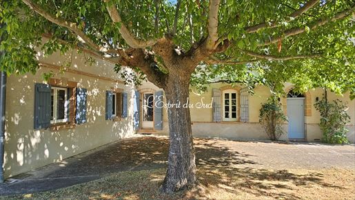Maison 9 pièces 340 m² · à Grazac · 340 m² · 635 000 €