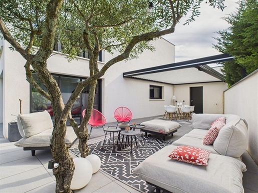 Maison 5 pièces 165 m² · à Villeneuve-lès-Avignon · 165 m² · 765 000 €