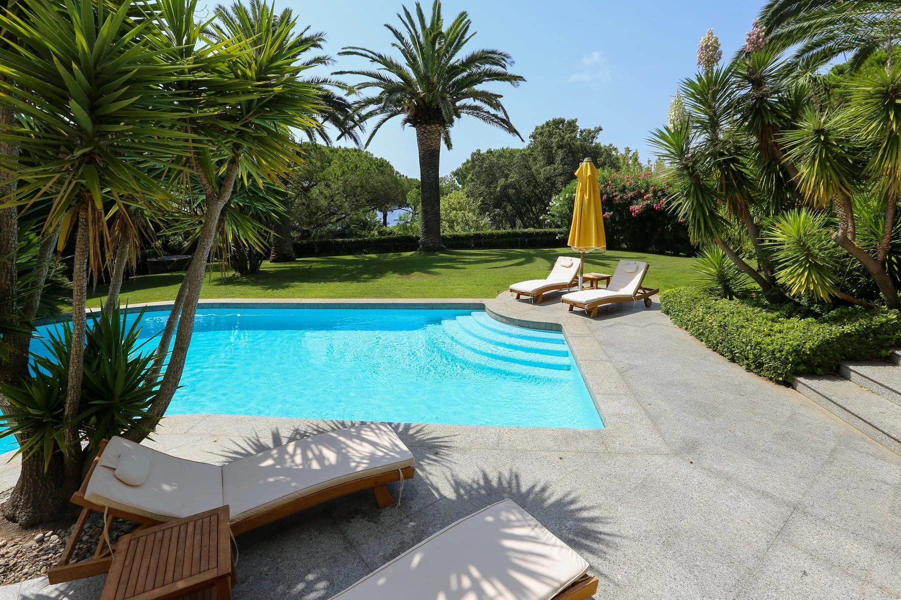 Beautiful Villa footsteps from the beach - Vue 6