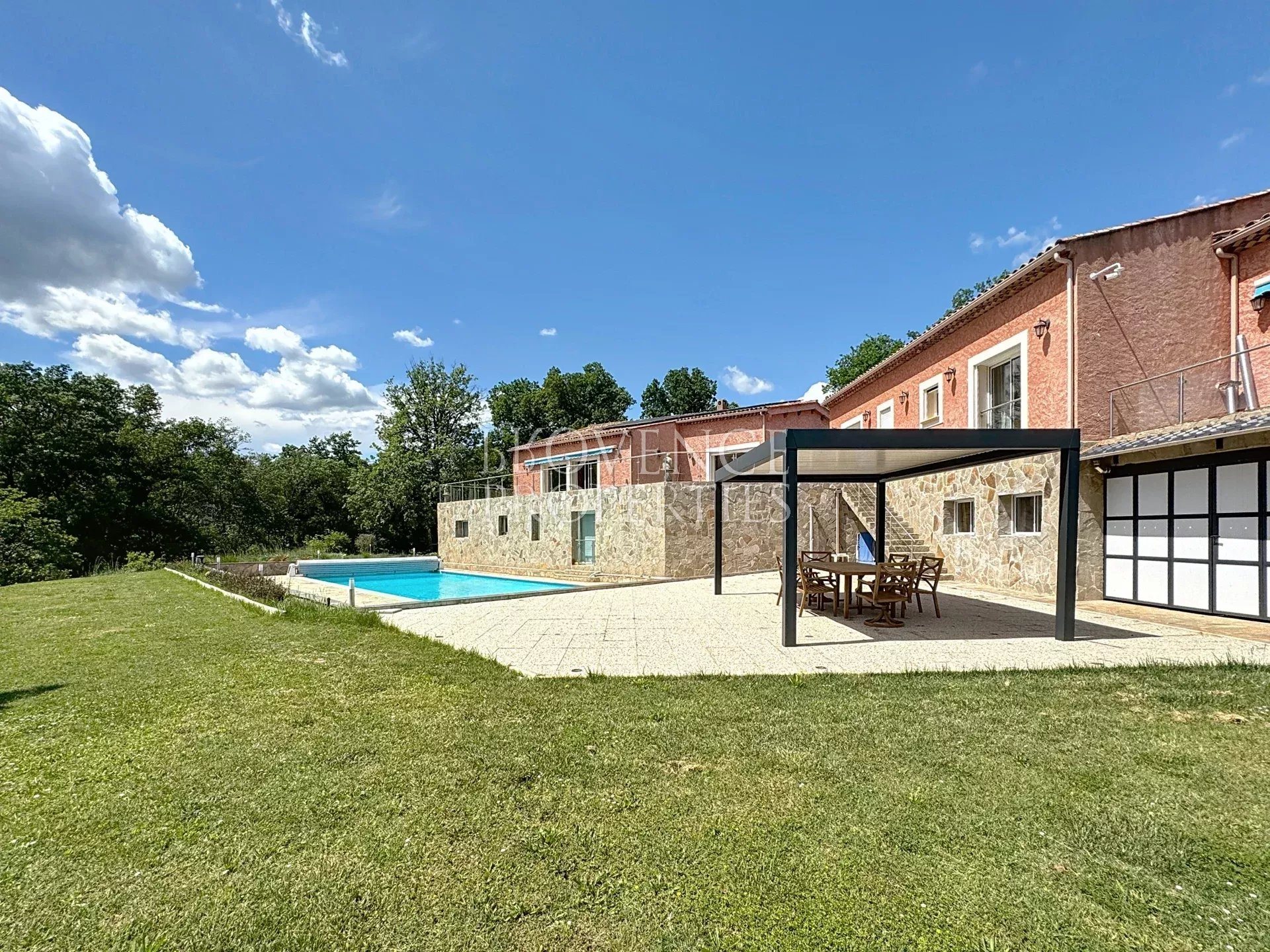 Maison à vendre, 571m², Châteauvert