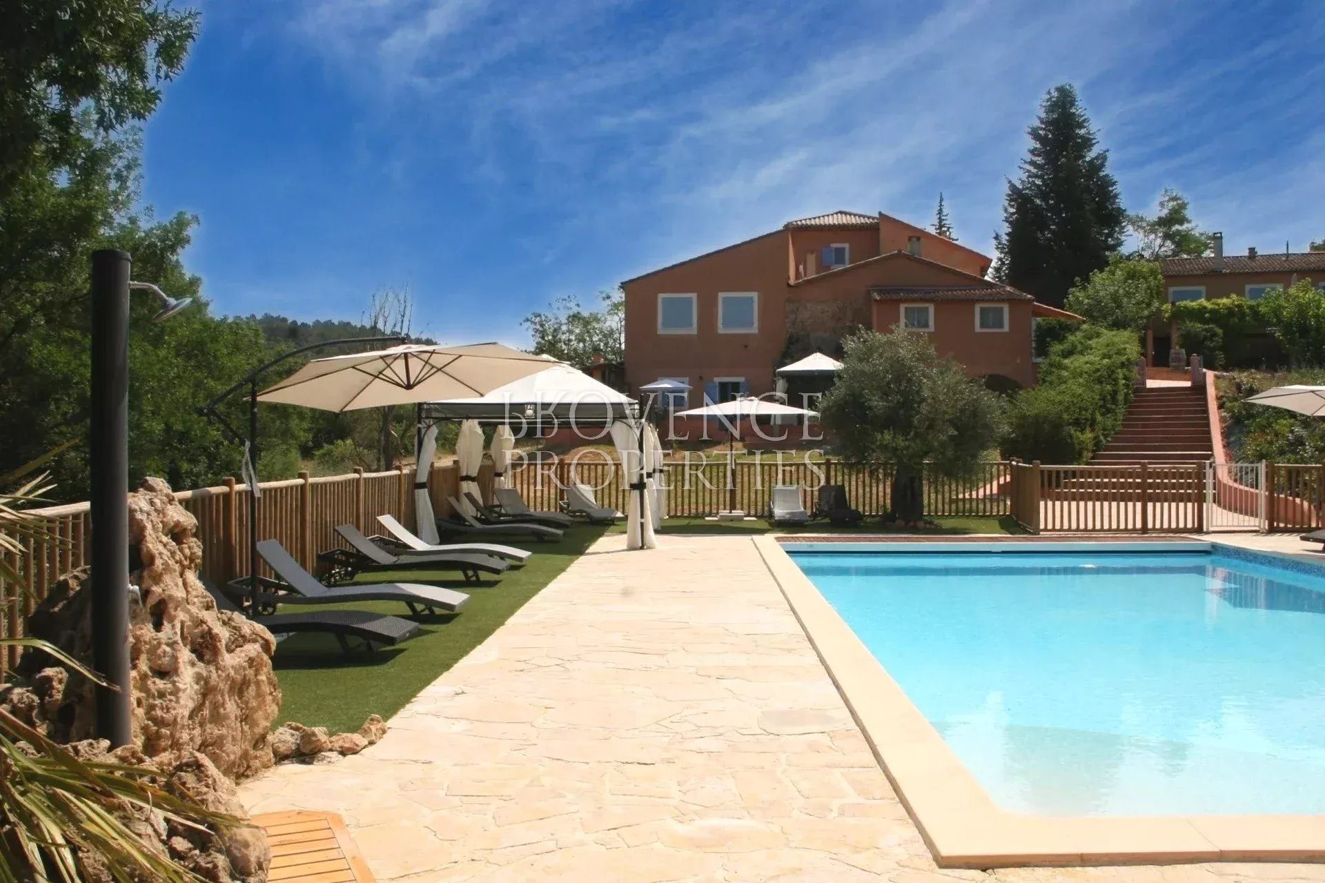 Maison à vendre, 879m², Châteauvert