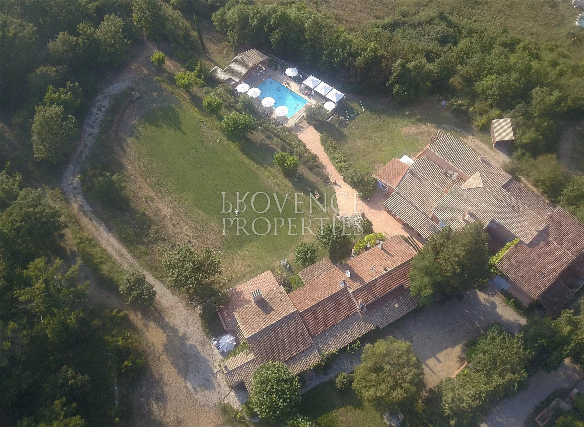 Maison à vendre, 879m², Châteauvert