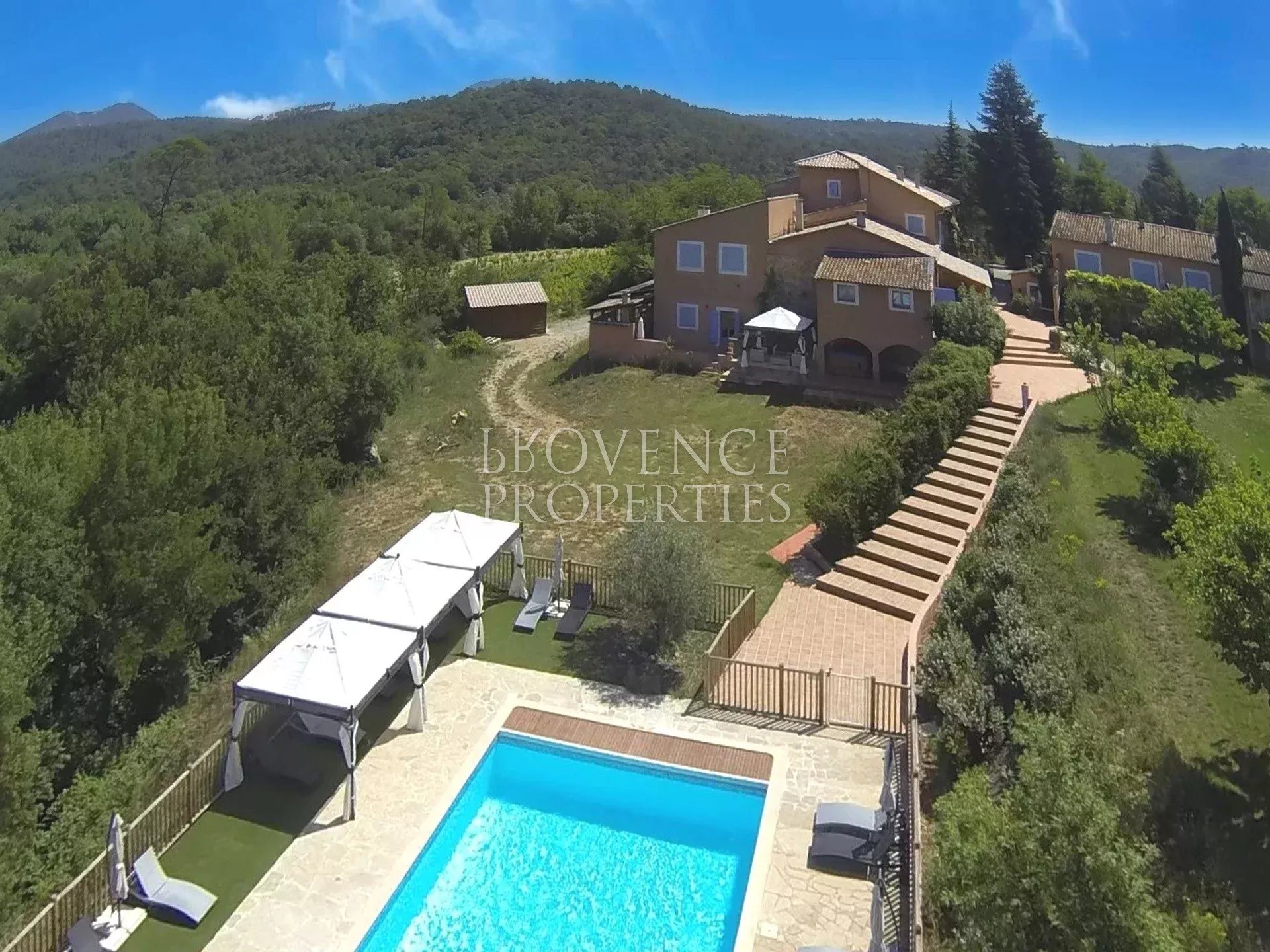 Maison à vendre, 879m², Châteauvert
