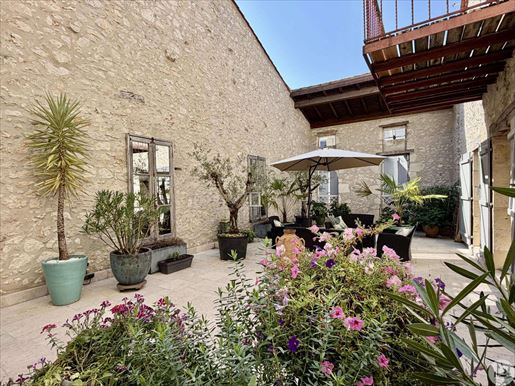 Maison 11 pièces 371 m² · à Eymet · 371 m² · 599 000 €