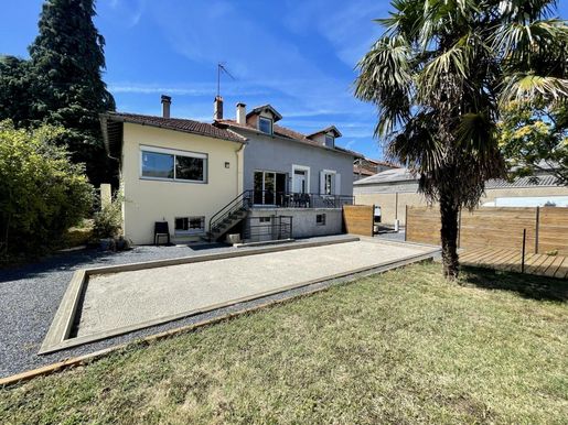 Maison 8 pièces 298 m² · à Aussillon · 298 m² · 350 000 €