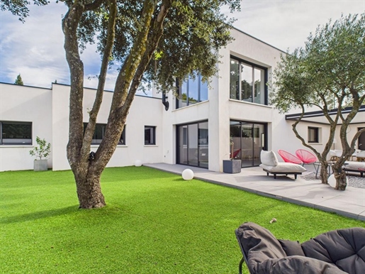 Maison 5 pièces 165 m² · à Villeneuve-lès-Avignon · 165 m² · 765 000 €