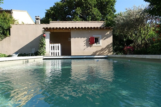 Maison 12 pièces 247 m² · à Morières-lès-Avignon · 247 m² · 685 000 €