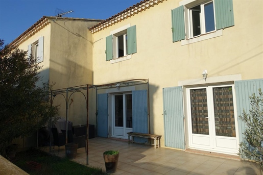 Maison 4 pièces 95 m² · à Entraigues-sur-la-Sorgue · 95 m² · 275 000 €