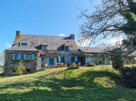 Maison 8 pièces 174 m² · à Saint-Etienne-de-Montluc · 174 m² · 613 000 €