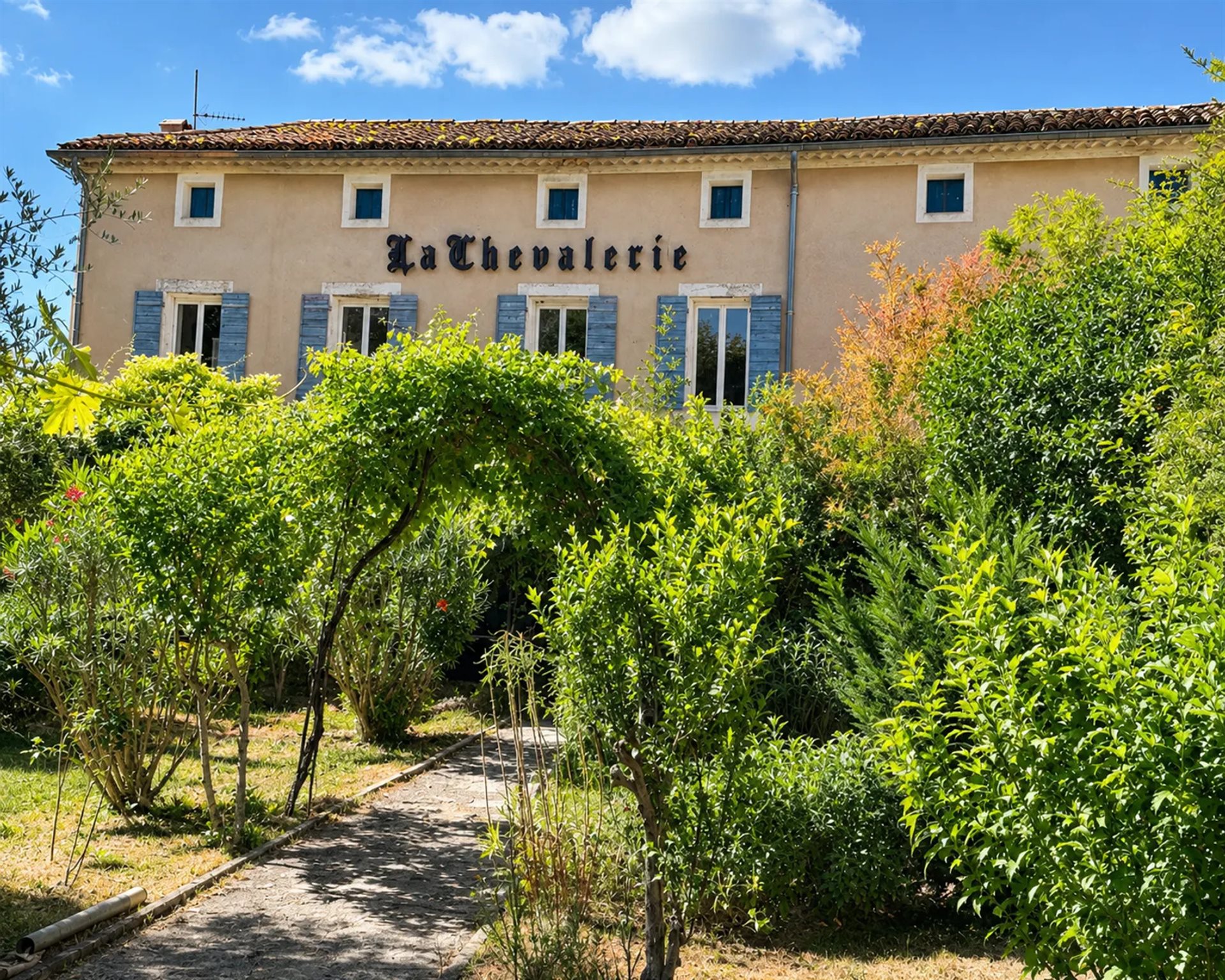 Maison 10 pièces 320 m² · à Malaucène · 320 m² · 599 000 €