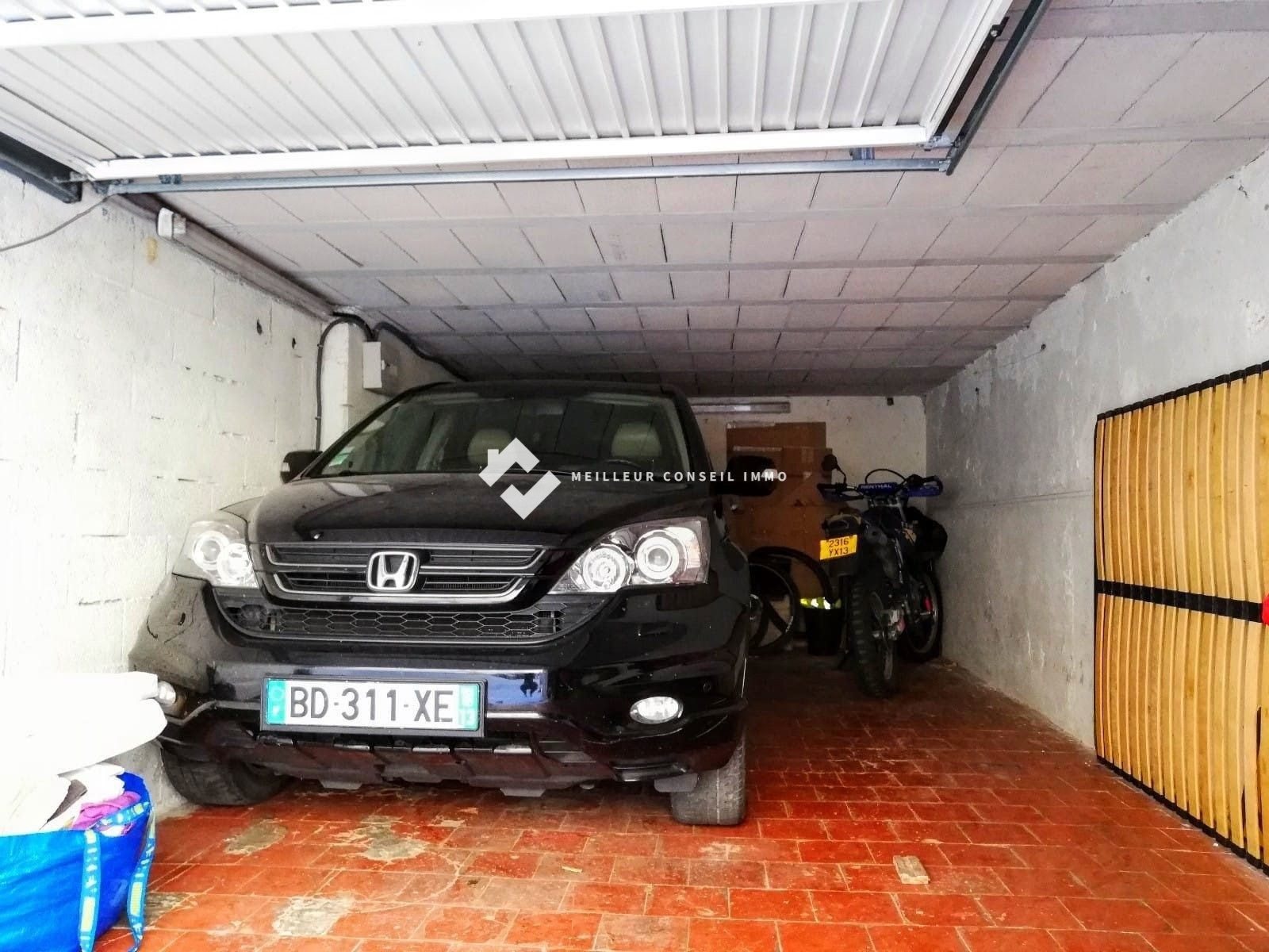 Apartment in Marseille, Saint-Charles, 1er Arrondissement - Plus