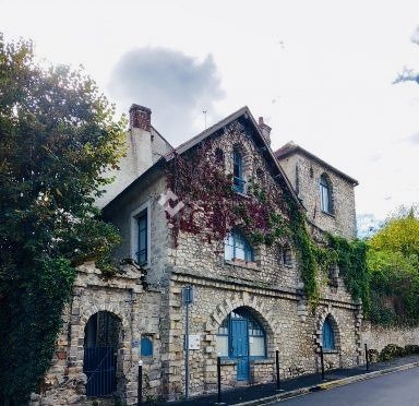 Maison 10 pièces 240 m² · à Montigny-sur-Loing · 240 m² · 599 000 €