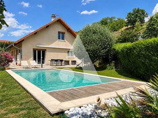 Maison 6 pièces 136 m² · à Voglans · 136 m² · 590 000 €