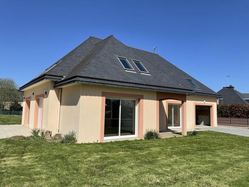 Maison 8 pièces 180 m² · à Loudéac · 180 m² · 374 472 €