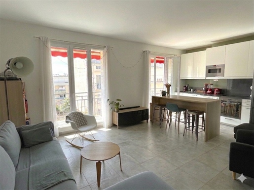 3 pièces 64 m² · à Lyon 6ème · 64 m² · 395 000 €