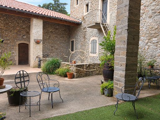 Maison 5 pièces 176 m² · à Meyrannes · 176 m² · 199 500 €